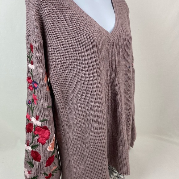 American Eagle Outfitters Sweaters - American Eagle Outfitters Floral Sweater NWT